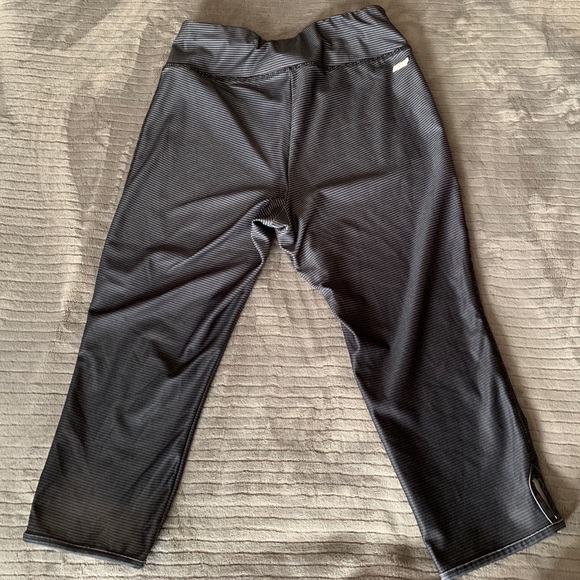 ✨3 for $25✨ Danskin Now crop leggings - Picture 9 of 11